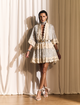 Vestido Curto em Paetês com Renda