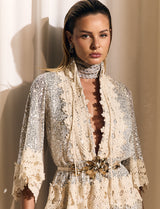 Vestido Curto em Paetês com Renda